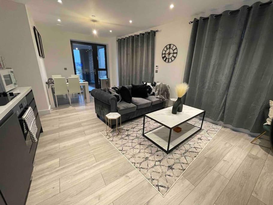 Stylish And Cosy 2 Bedroom Flat In Croydon Eksteriør bilde