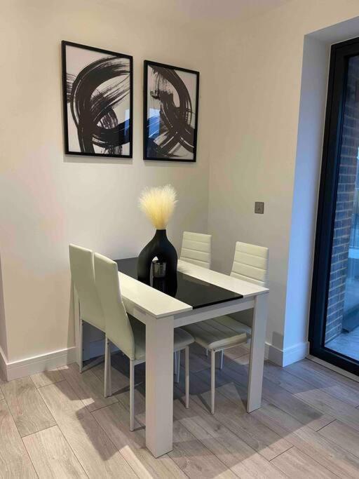 Stylish And Cosy 2 Bedroom Flat In Croydon Eksteriør bilde